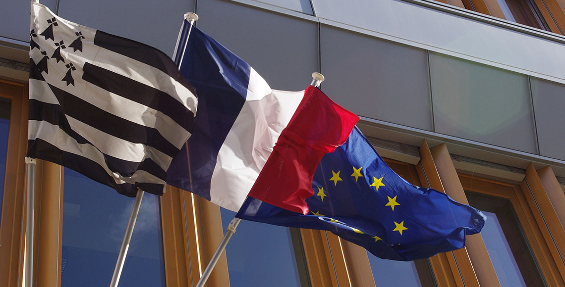 Les trois drapeaux