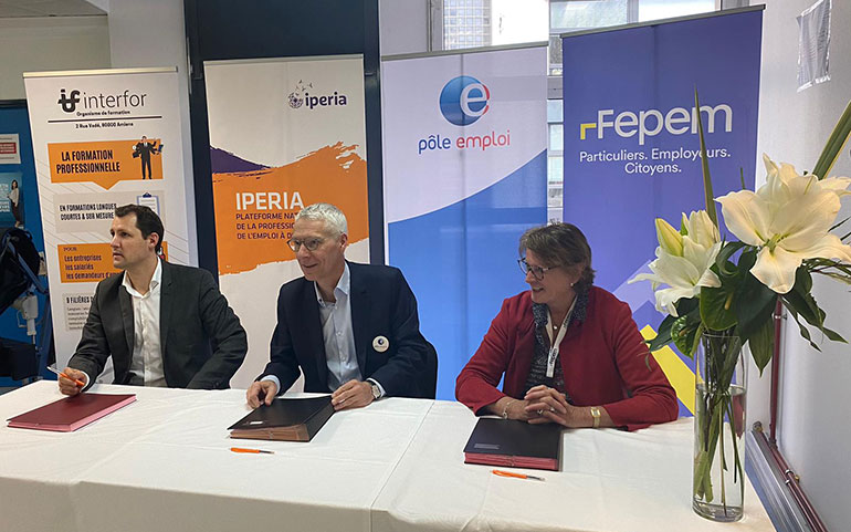 BISsignature-de-convention-Iperia_Pôleemploi_Fepem.jpg